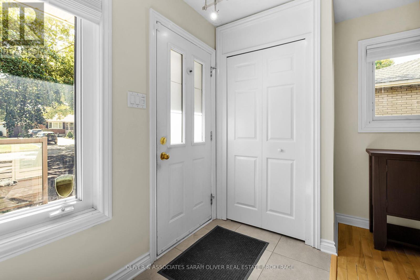 200 Gladman Avenue, London South (South D), Ontario  N6J 1X5 - Photo 3 - X12442148