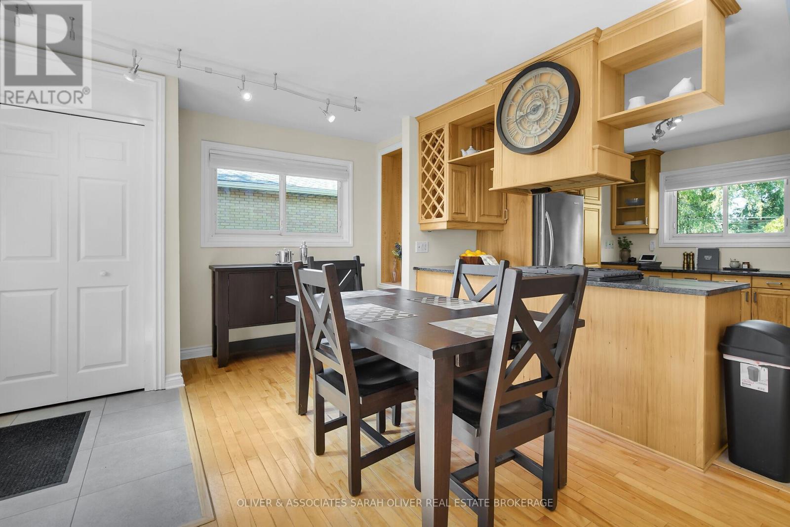 200 Gladman Avenue, London South (South D), Ontario  N6J 1X5 - Photo 5 - X12442148