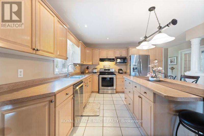 5349 Beaver Valley Way, Niagara Falls, Ontario  L2H 3K4 - Photo 21 - X12322680