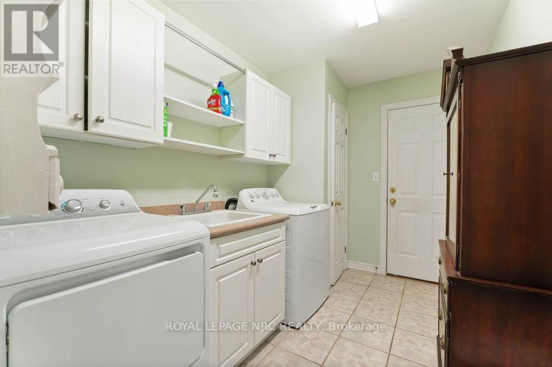 5349 Beaver Valley Way, Niagara Falls, Ontario  L2H 3K4 - Photo 33 - X12322680