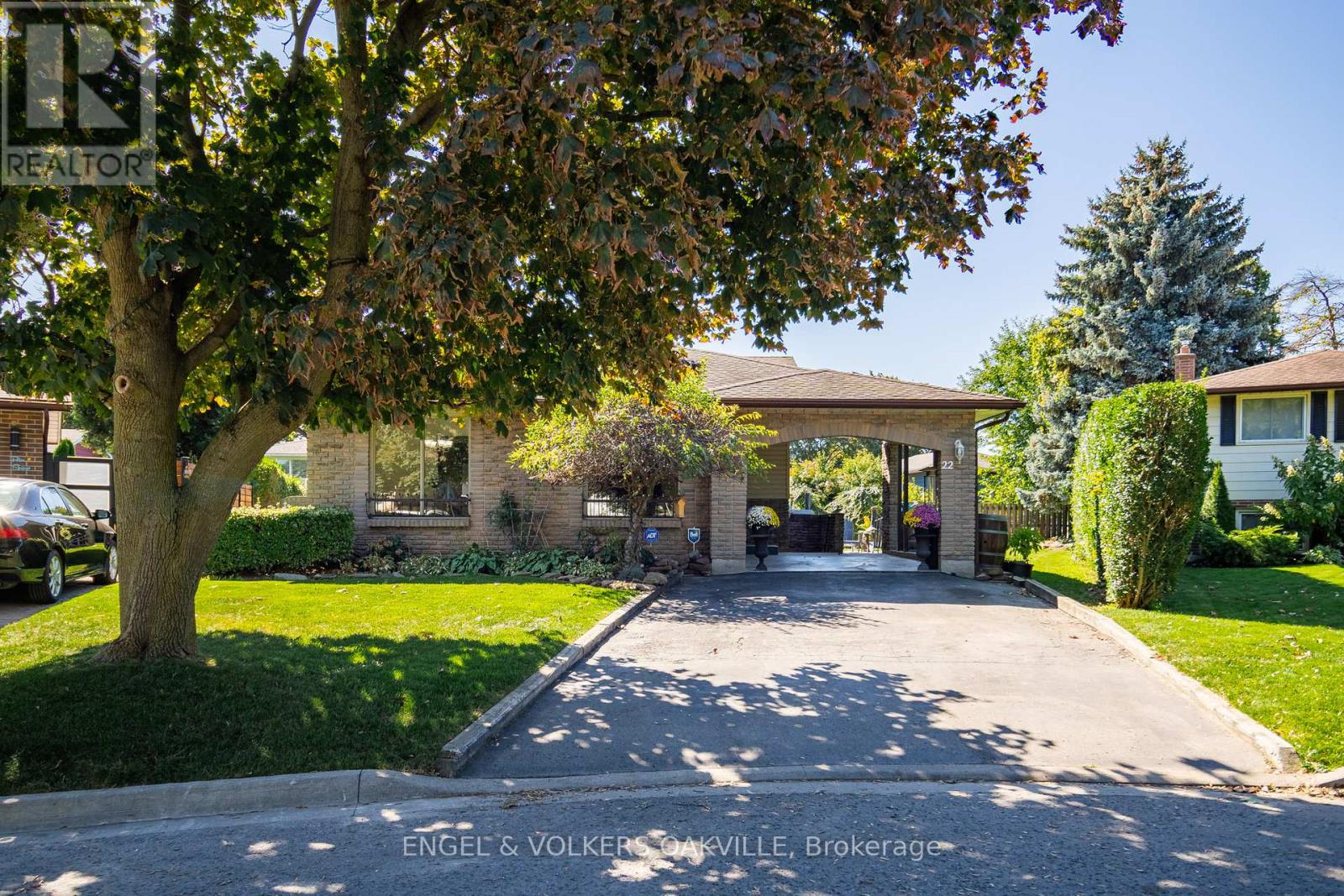 22 Sandy Cove Circle, St. Catharines (Lakeshore), Ontario  L2N 5Z4 - Photo 1 - X12442134
