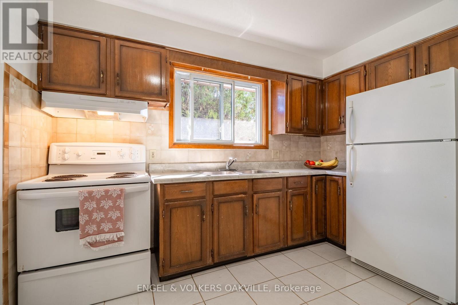 22 Sandy Cove Circle, St. Catharines (Lakeshore), Ontario  L2N 5Z4 - Photo 15 - X12442134