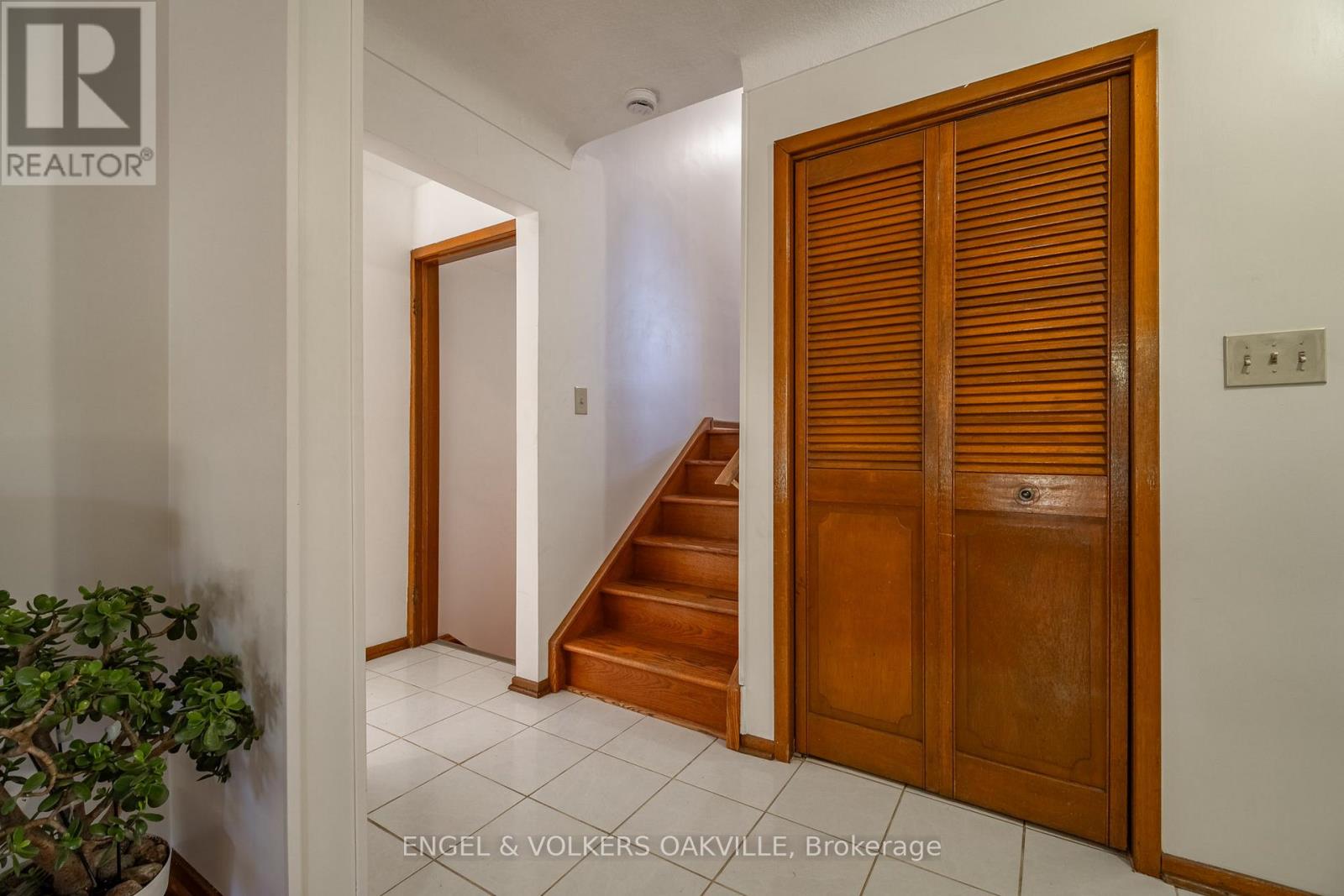 22 Sandy Cove Circle, St. Catharines (Lakeshore), Ontario  L2N 5Z4 - Photo 17 - X12442134