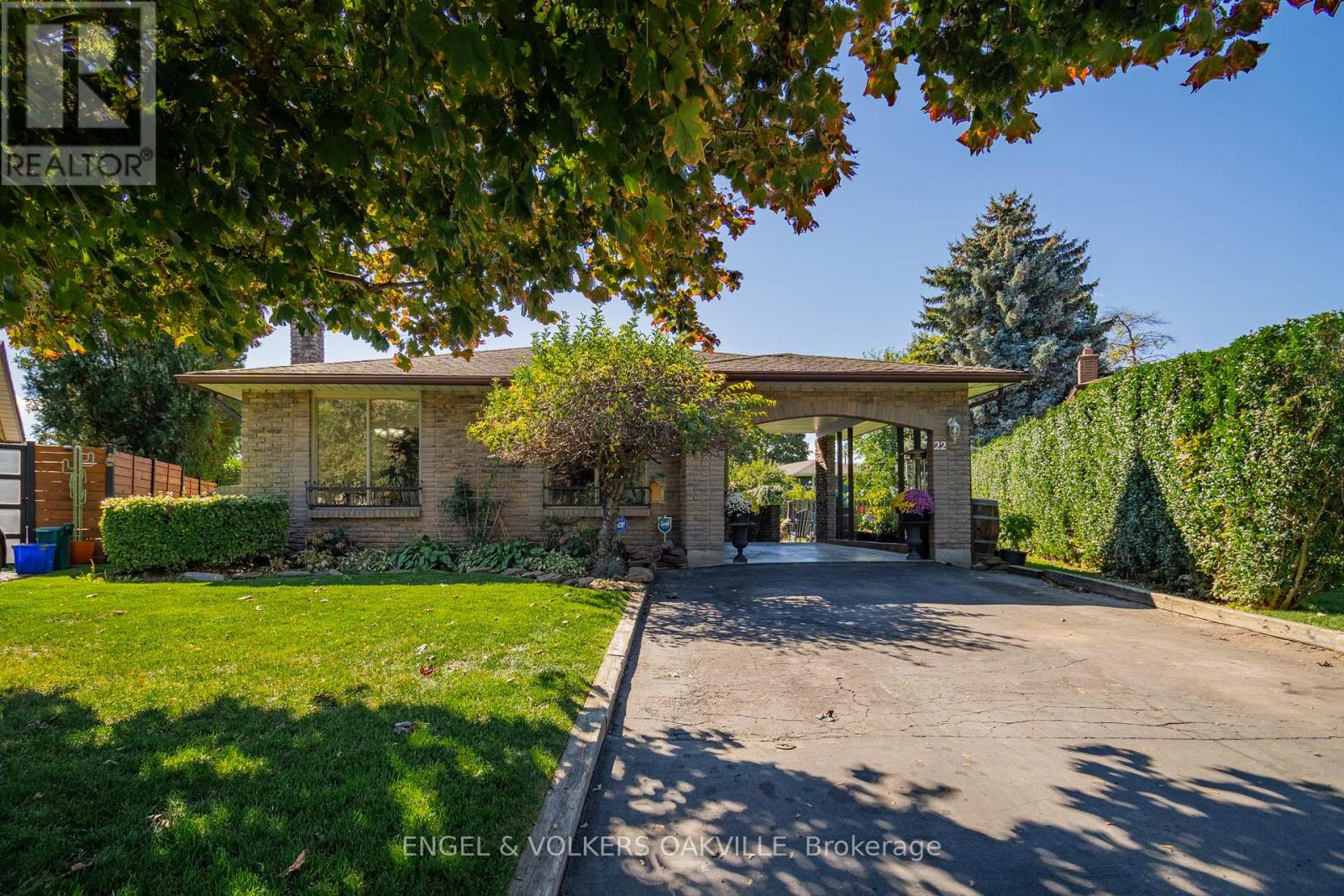 22 Sandy Cove Circle, St. Catharines (Lakeshore), Ontario  L2N 5Z4 - Photo 3 - X12442134