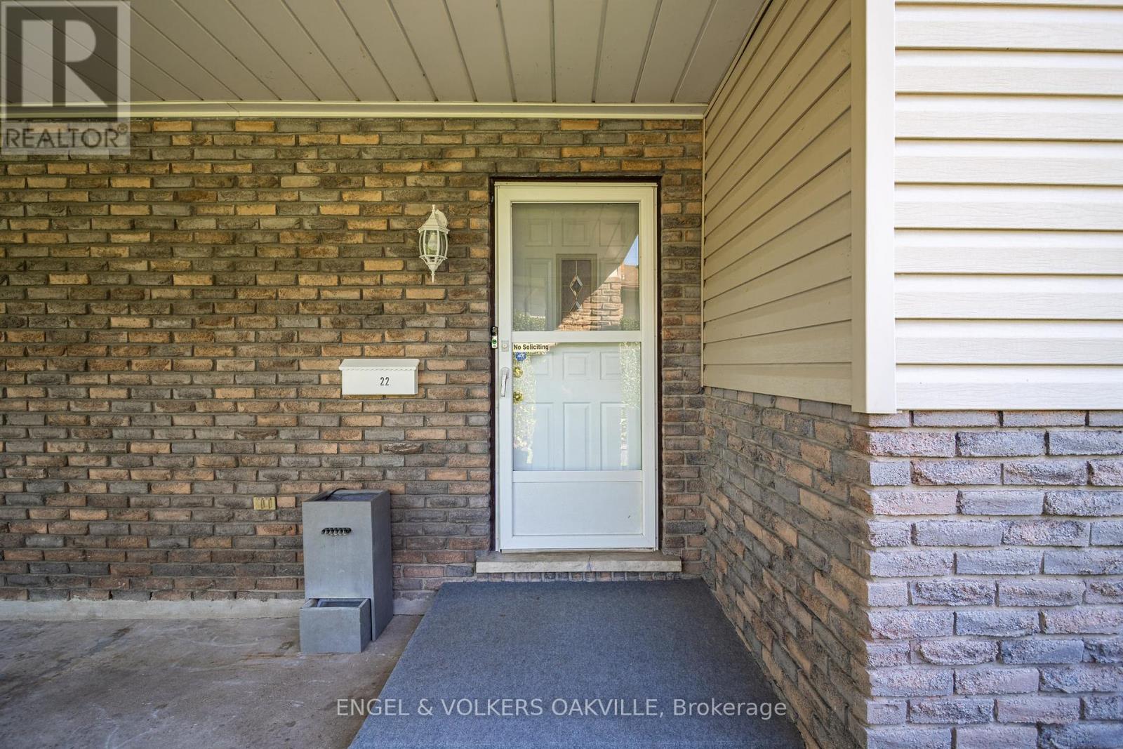 22 Sandy Cove Circle, St. Catharines (Lakeshore), Ontario  L2N 5Z4 - Photo 4 - X12442134