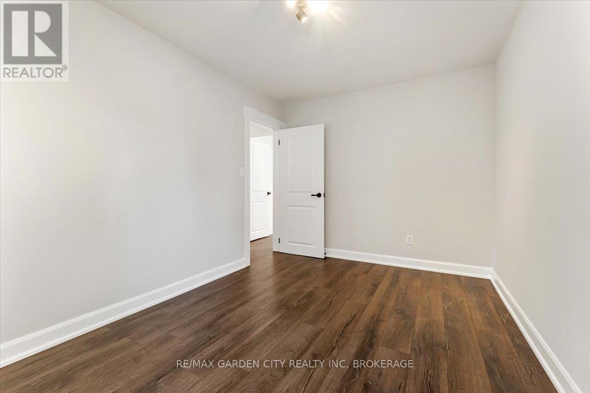 41 Emmett Street, Pelham (Fonthill), Ontario  L0S 1E0 - Photo 20 - X12442142