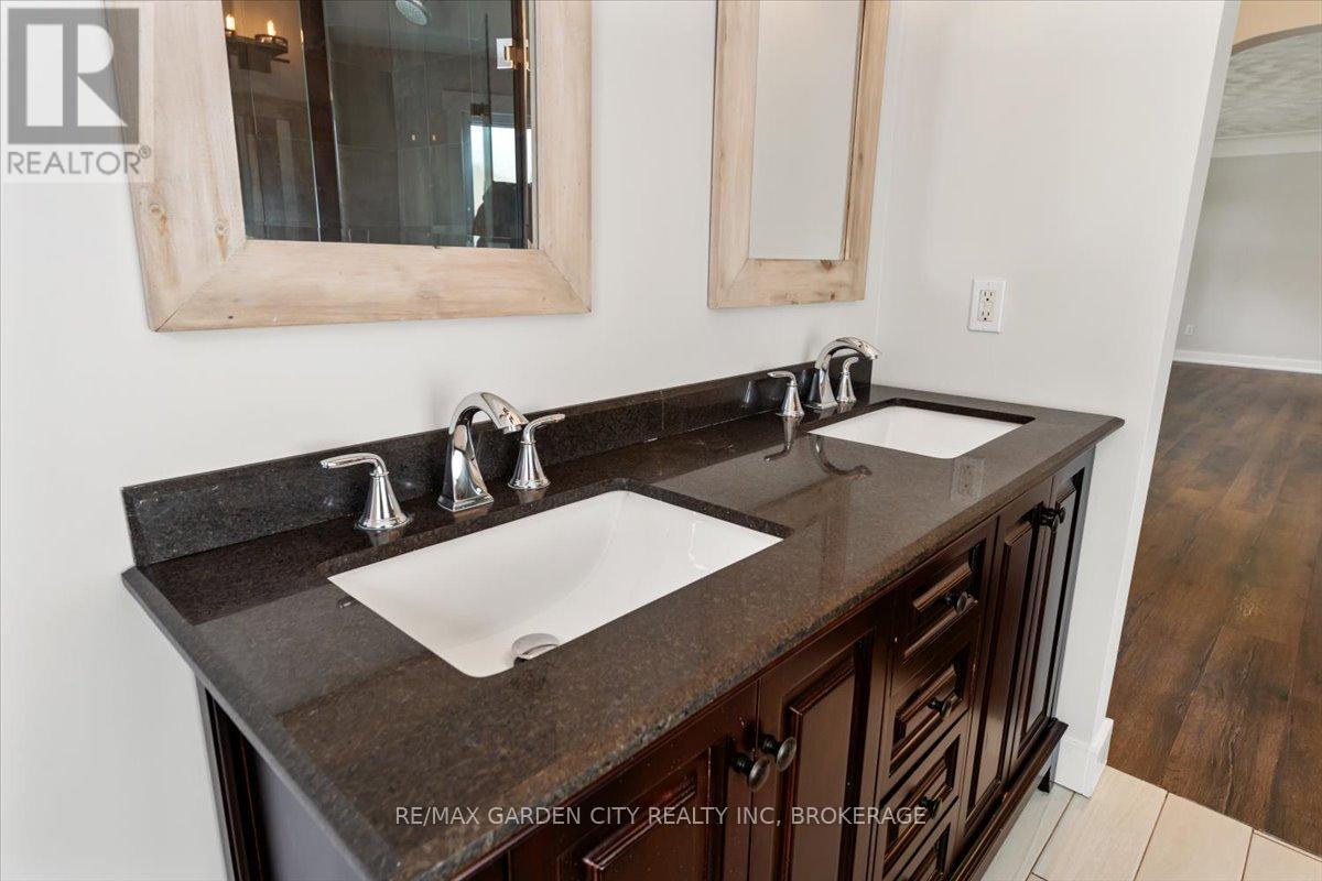 41 Emmett Street, Pelham (Fonthill), Ontario  L0S 1E0 - Photo 22 - X12442142