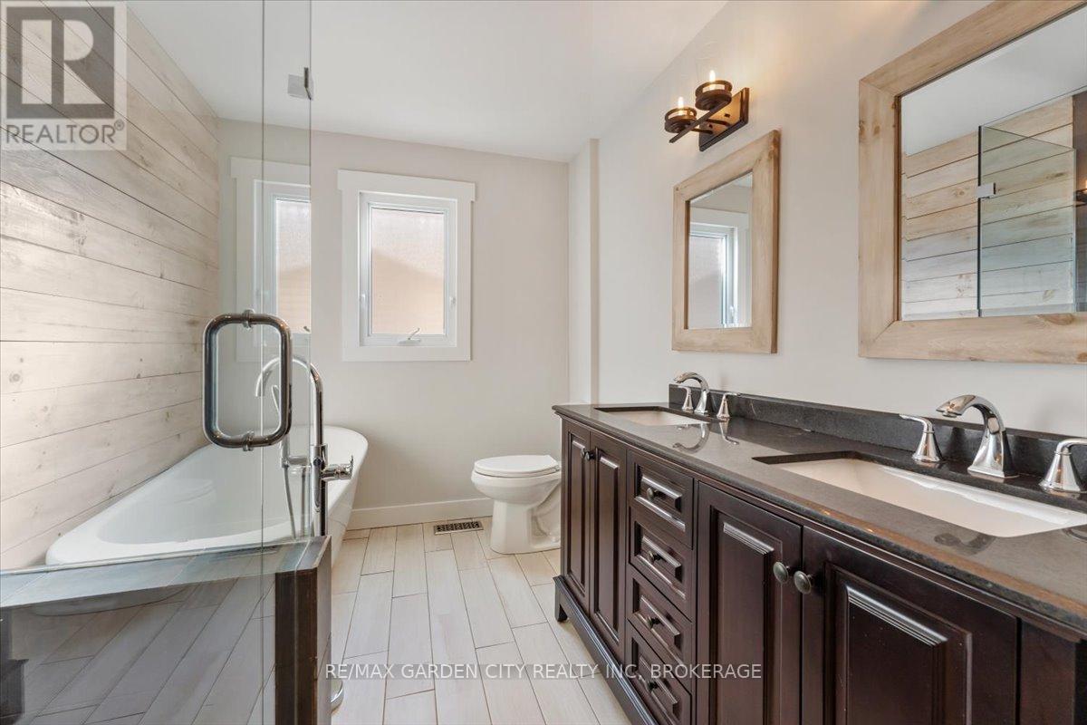 41 Emmett Street, Pelham (Fonthill), Ontario  L0S 1E0 - Photo 23 - X12442142
