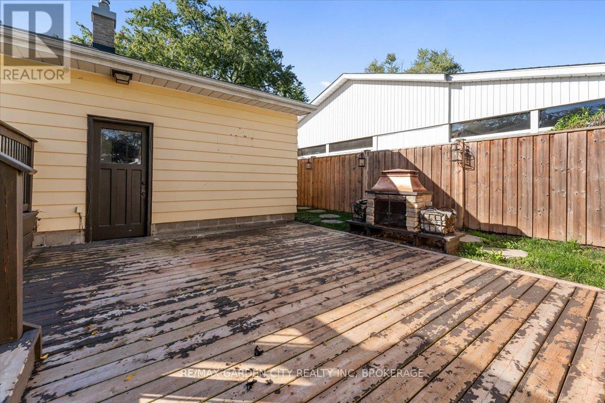 41 Emmett Street, Pelham (Fonthill), Ontario  L0S 1E0 - Photo 37 - X12442142