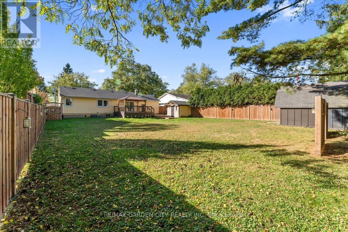 41 Emmett Street, Pelham (Fonthill), Ontario  L0S 1E0 - Photo 45 - X12442142
