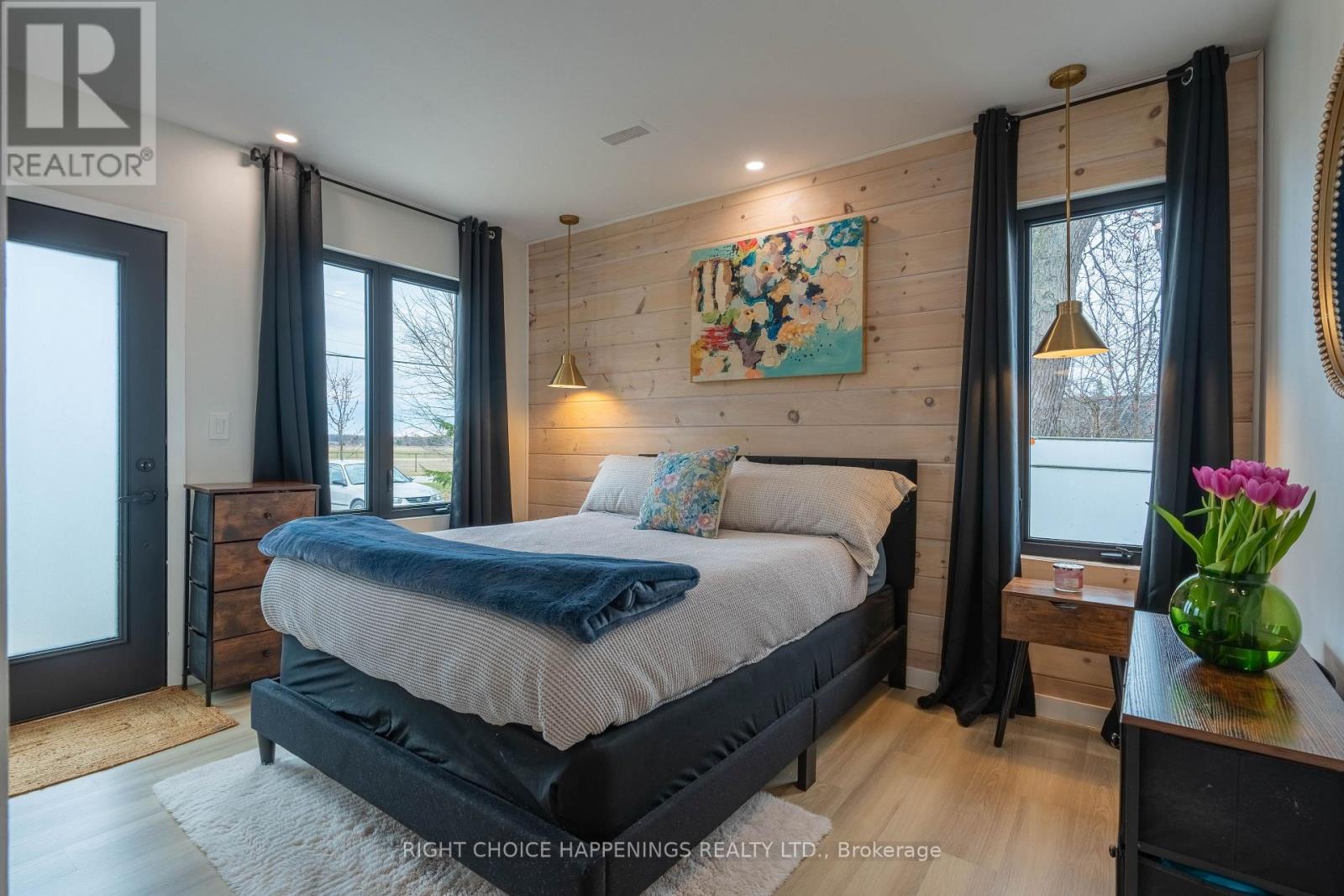 1368 Lorraine Road, Port Colborne (Sherkston), Ontario  L3K 5V3 - Photo 12 - X12442143