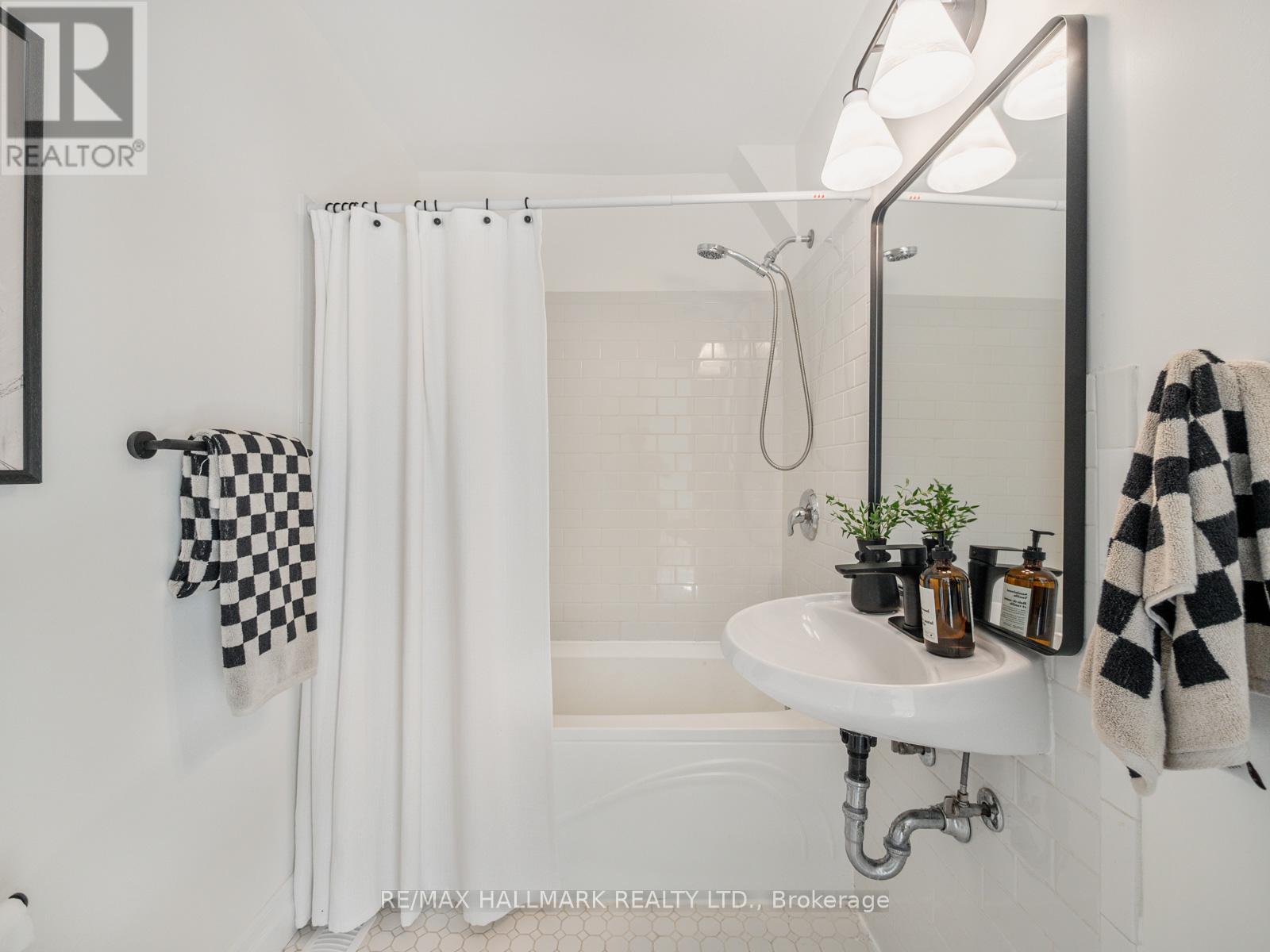 78 Seymour Avenue, Toronto, Ontario  M4J 3T5 - Photo 25 - E12437946