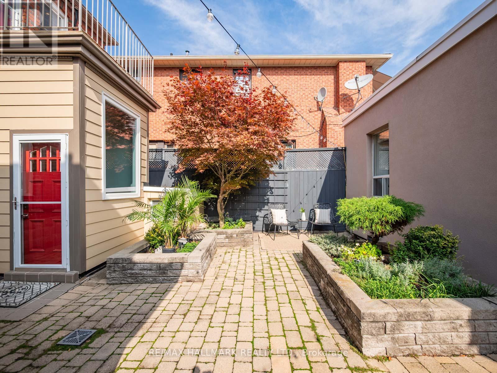 839 Carlaw Avenue, Toronto, Ontario  M4K 3L1 - Photo 34 - E12435237