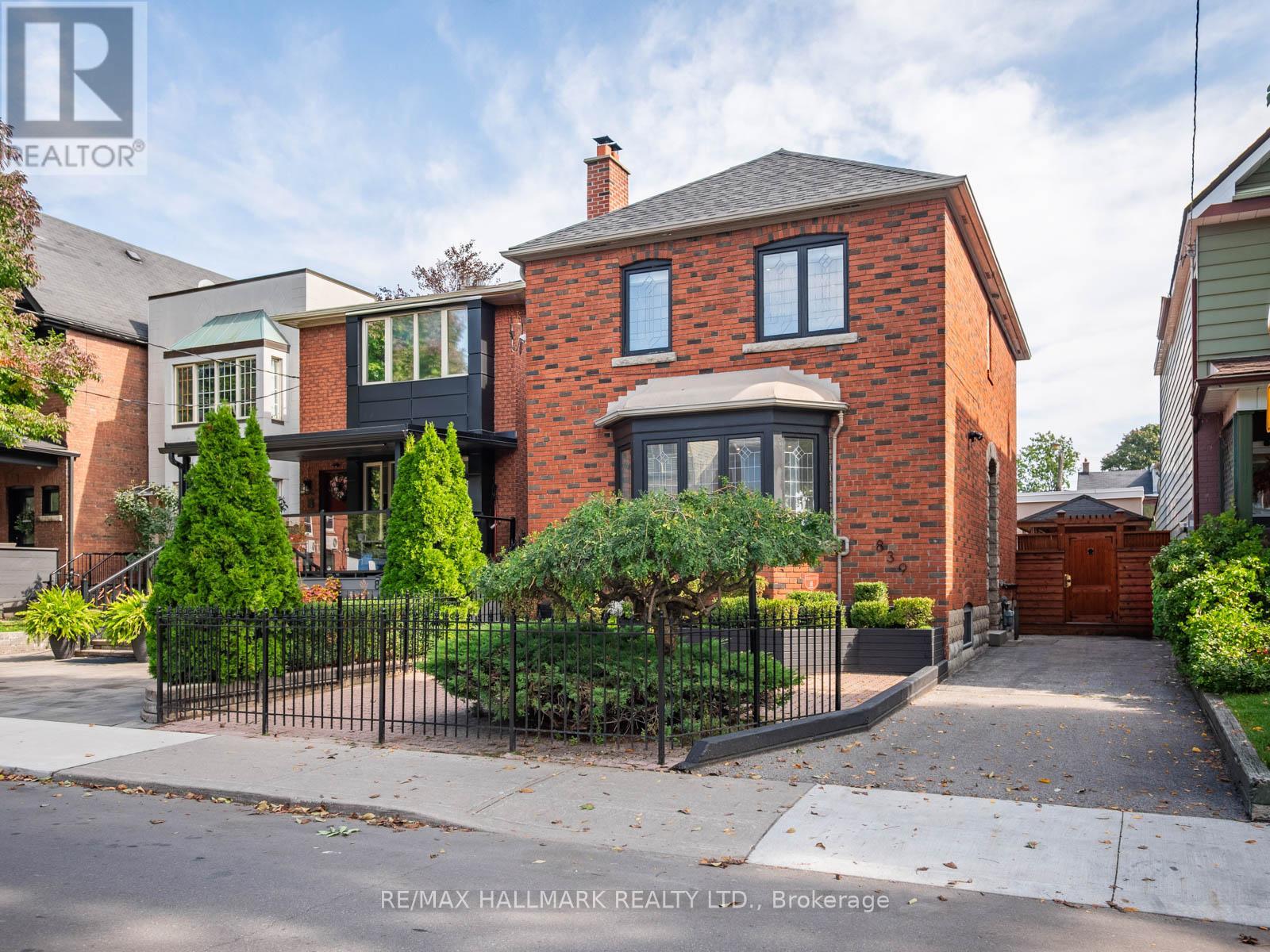 839 CARLAW AVENUE, Toronto, Ontario