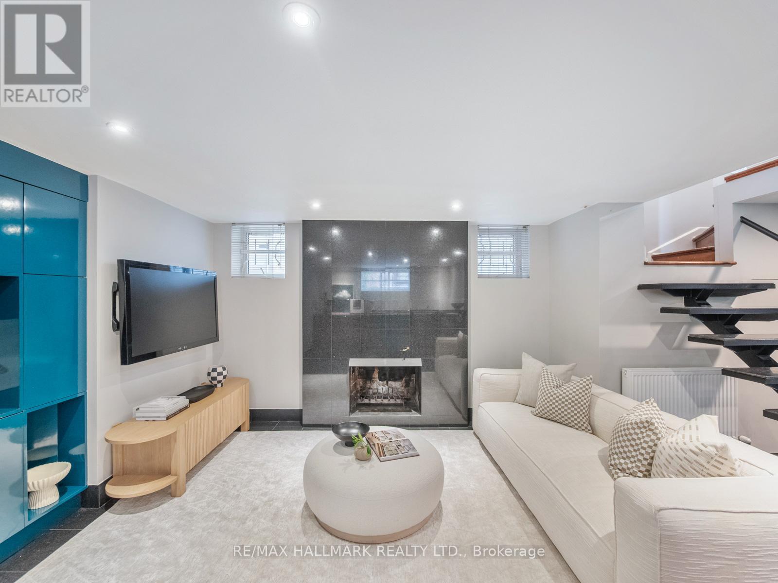 839 Carlaw Avenue, Toronto, Ontario  M4K 3L1 - Photo 24 - E12435237
