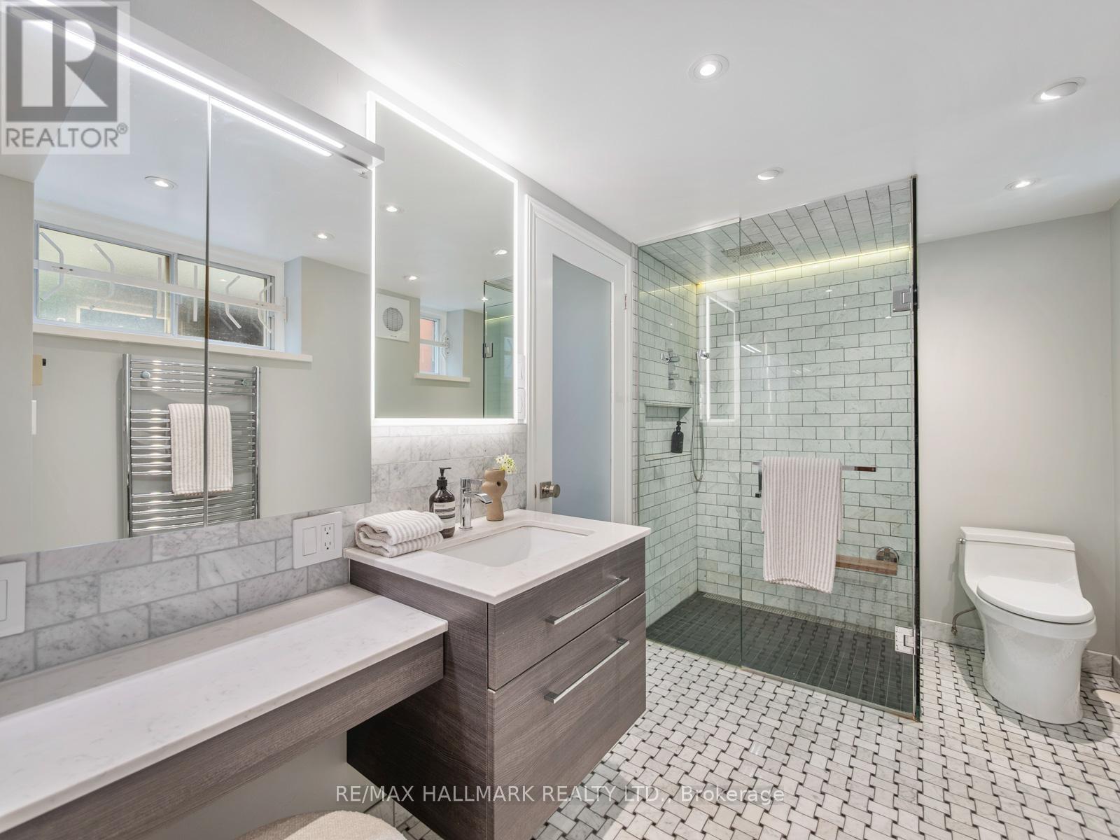 839 Carlaw Avenue, Toronto, Ontario  M4K 3L1 - Photo 28 - E12435237