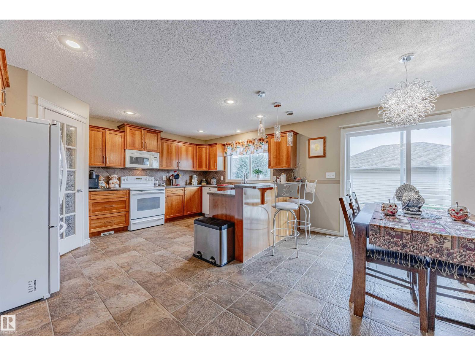19 Clearwater Ln, Sherwood Park, Alberta  T8H 2X1 - Photo 13 - E4460601