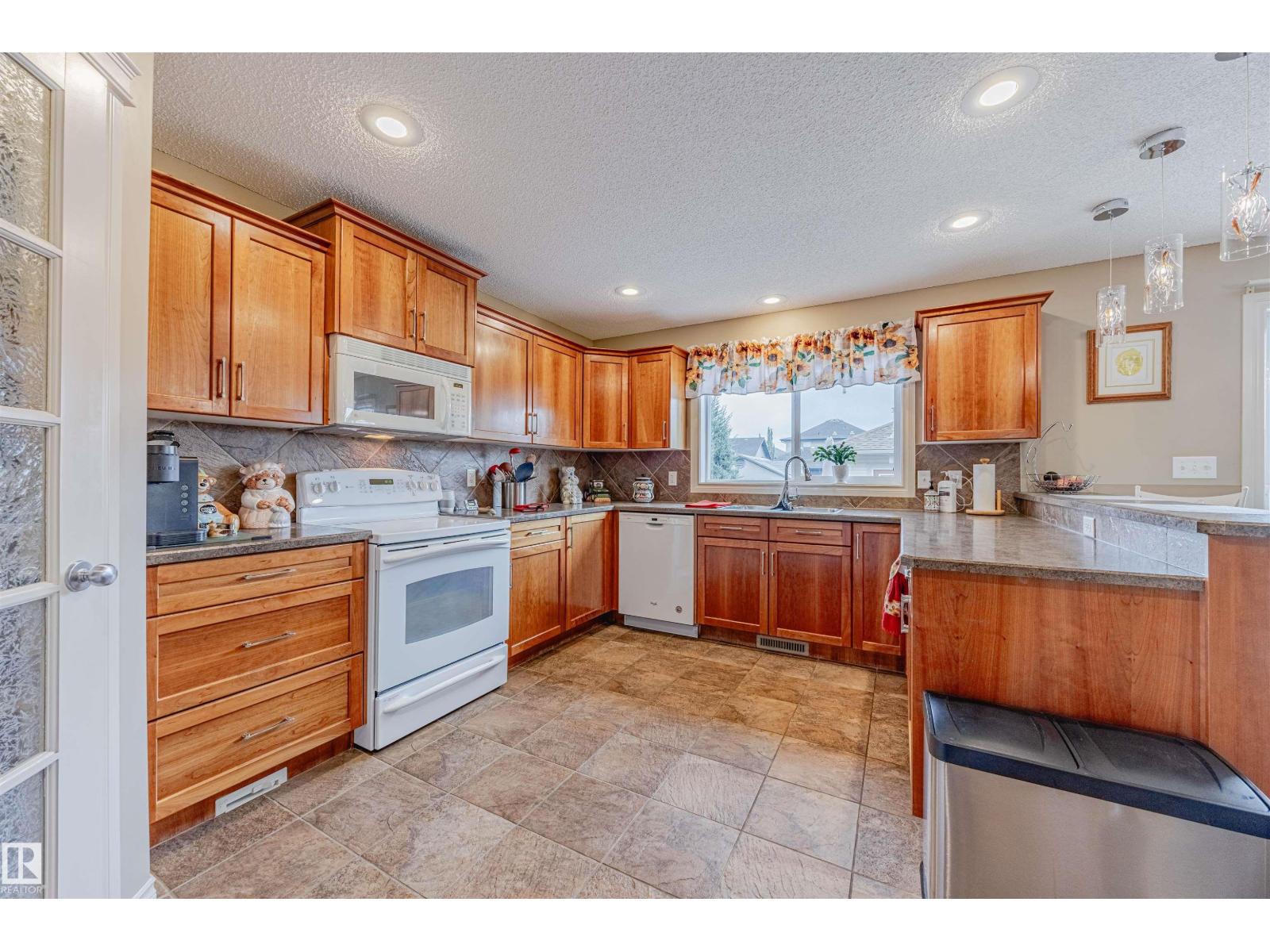 19 Clearwater Ln, Sherwood Park, Alberta  T8H 2X1 - Photo 14 - E4460601