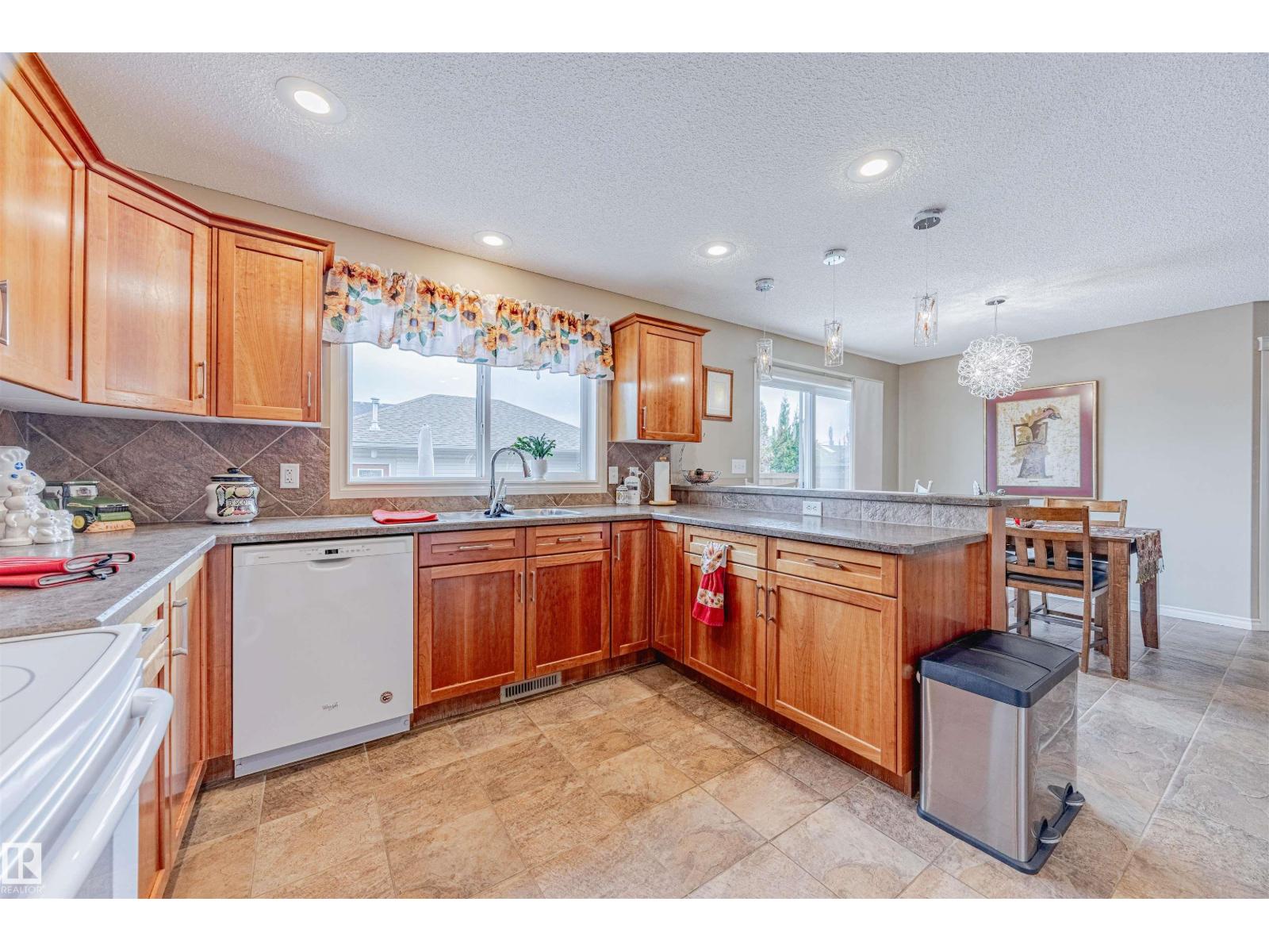 19 Clearwater Ln, Sherwood Park, Alberta  T8H 2X1 - Photo 16 - E4460601