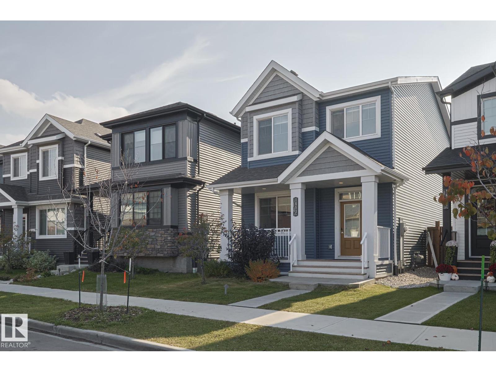 1653 Plum Circle Ci Sw, Edmonton, Alberta  T6X 2Y5 - Photo 2 - E4460602
