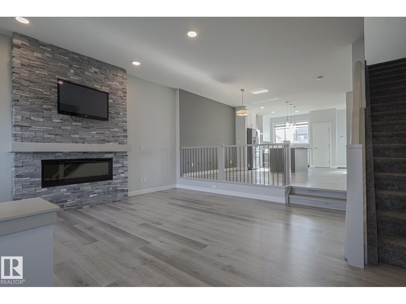 1653 Plum Circle Ci Sw, Edmonton, Alberta  T6X 2Y5 - Photo 4 - E4460602