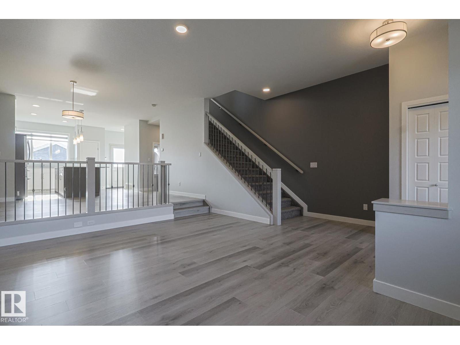 1653 Plum Circle Ci Sw, Edmonton, Alberta  T6X 2Y5 - Photo 8 - E4460602