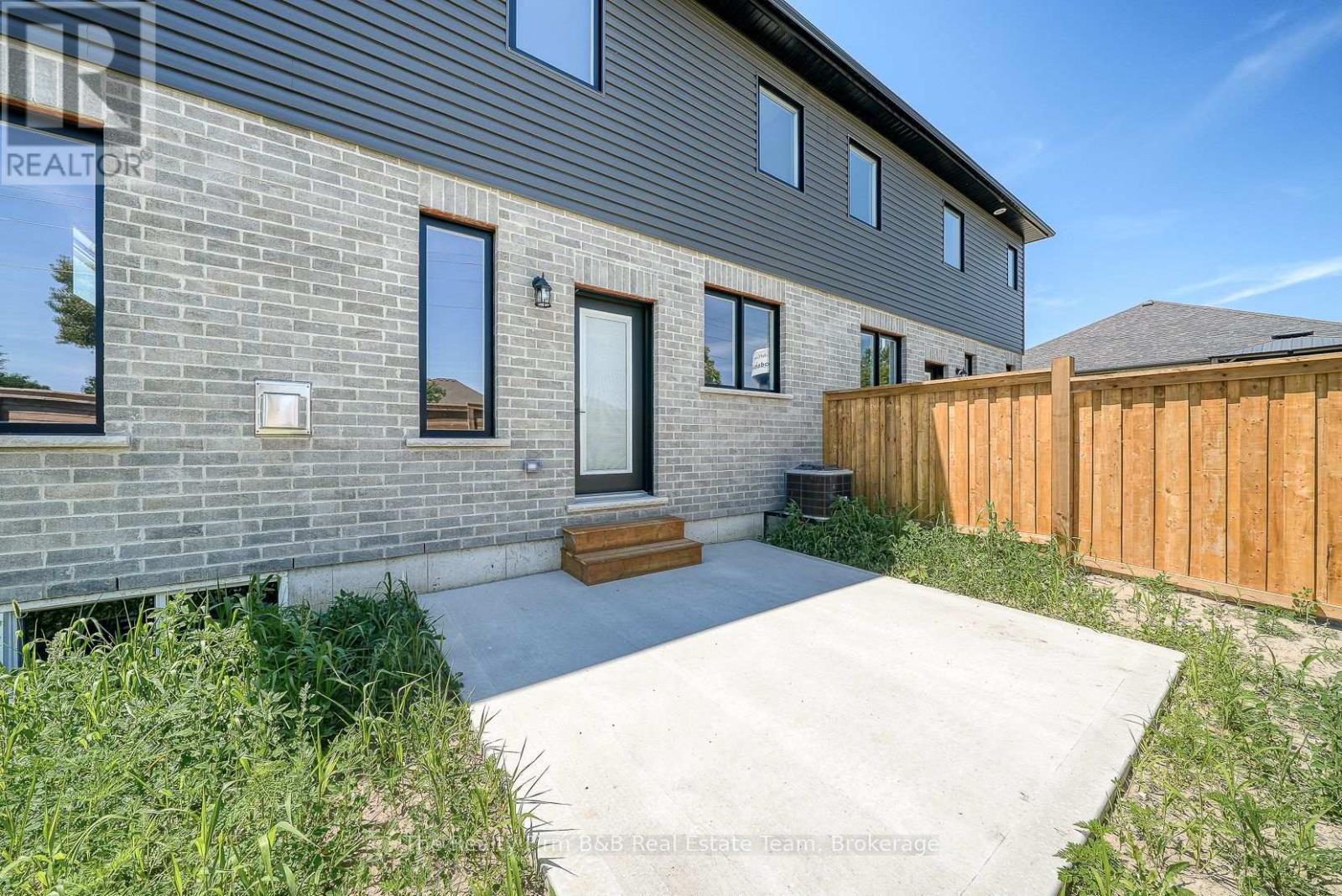 1004 Downing Drive, Woodstock, Ontario  N4T 0K4 - Photo 3 - X12439309
