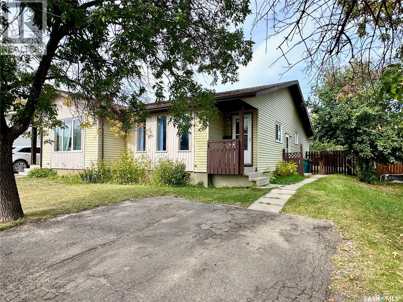 117 Stillwater Drive, Saskatoon, Saskatchewan  S7J 3N7 - Photo 1 - SK020015