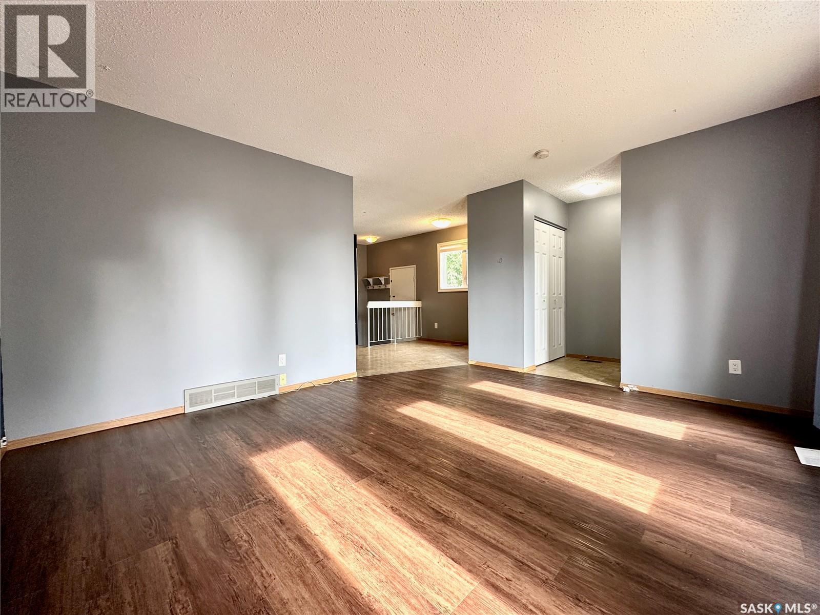 117 Stillwater Drive, Saskatoon, Saskatchewan  S7J 3N7 - Photo 3 - SK020015