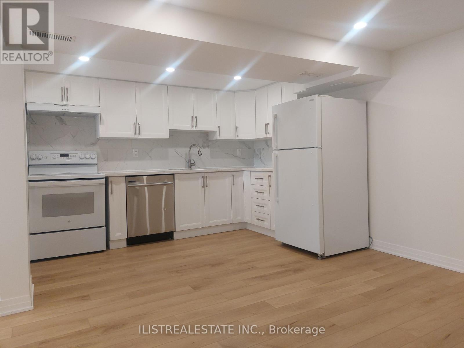 BASEMENT - 18 TARDREE PLACE, Toronto, Ontario