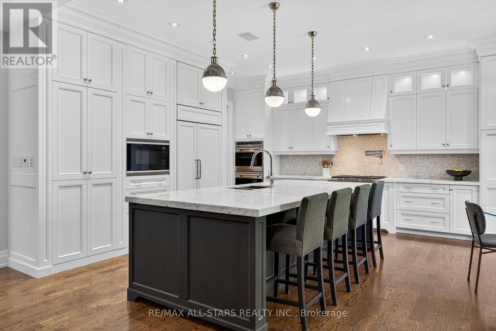 126 Hillview Road, Aurora (Aurora Village), Ontario  L4G 2M5 - Photo 15 - N12442132