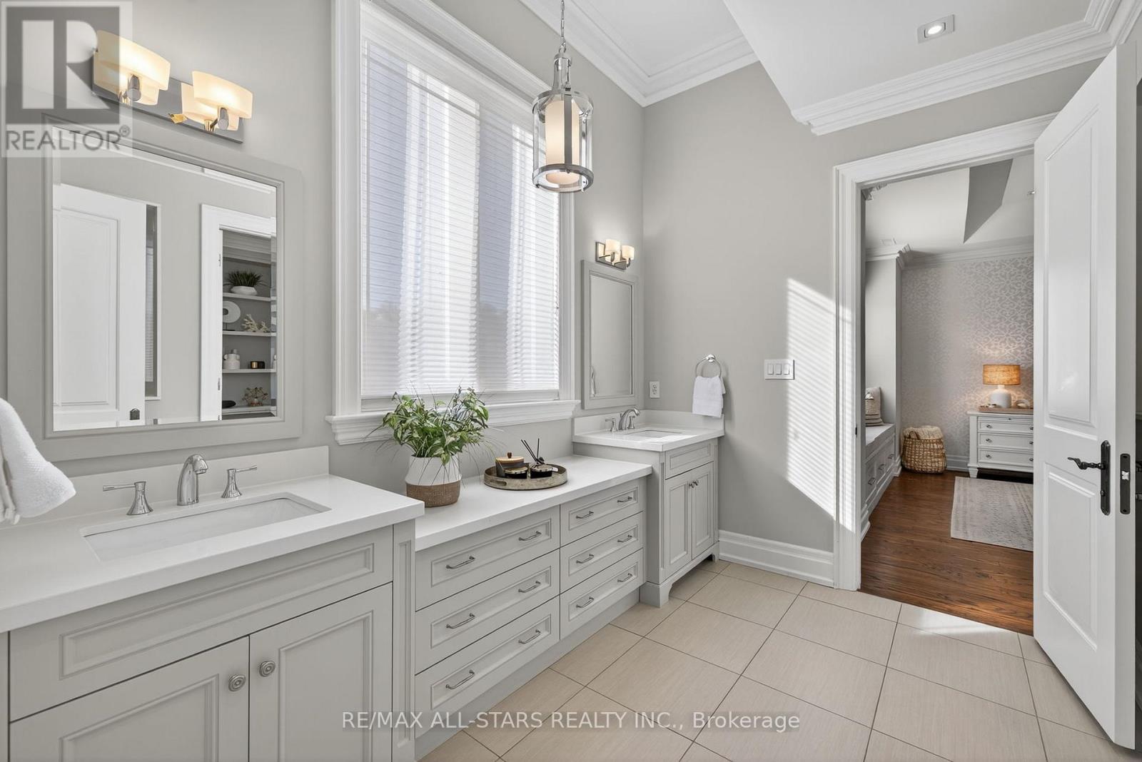 126 Hillview Road, Aurora (Aurora Village), Ontario  L4G 2M5 - Photo 26 - N12442132