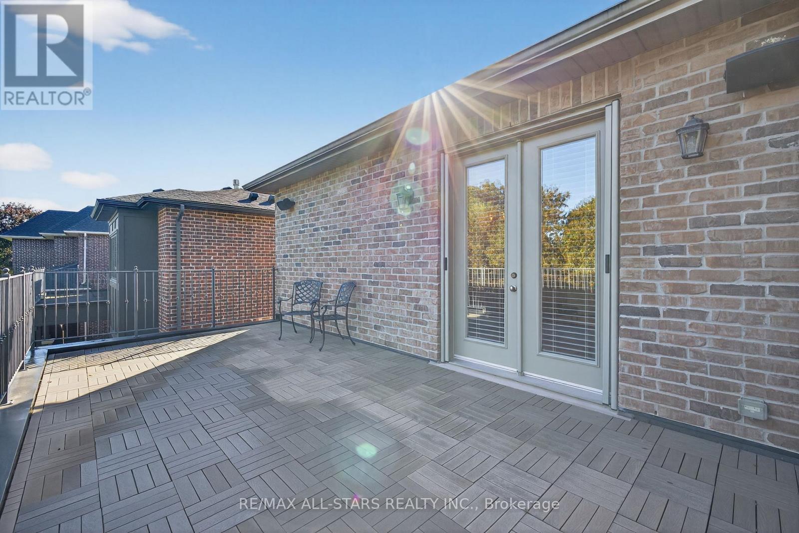 126 Hillview Road, Aurora (Aurora Village), Ontario  L4G 2M5 - Photo 36 - N12442132