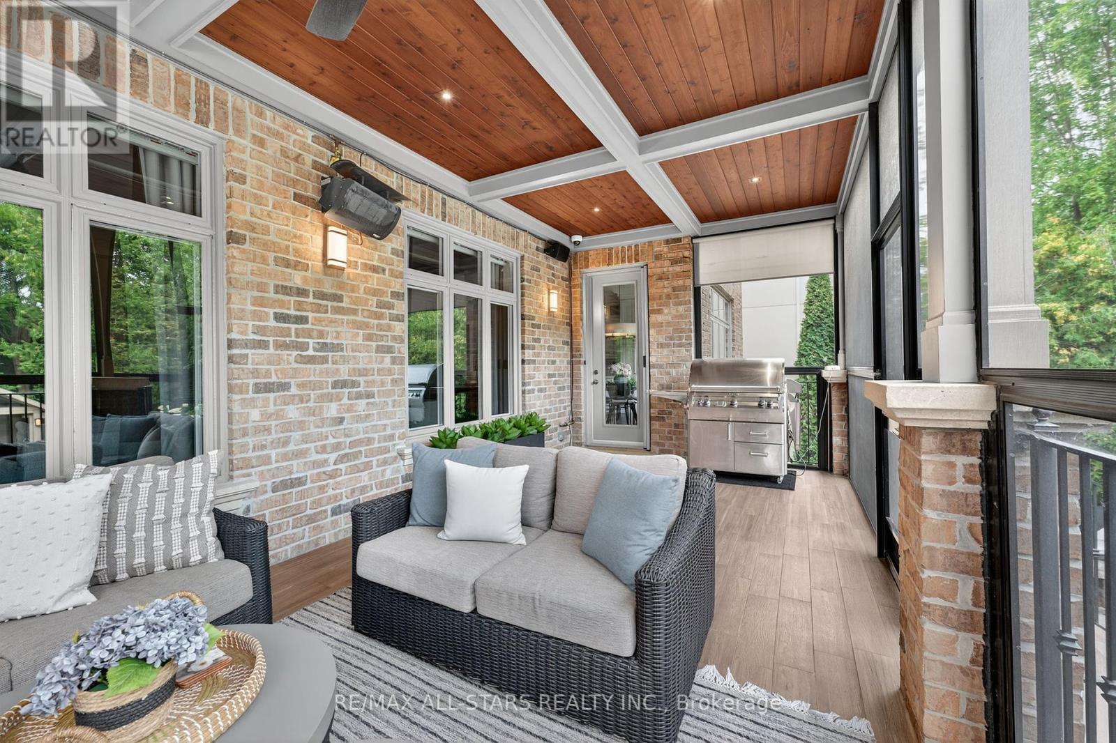 126 Hillview Road, Aurora (Aurora Village), Ontario  L4G 2M5 - Photo 41 - N12442132