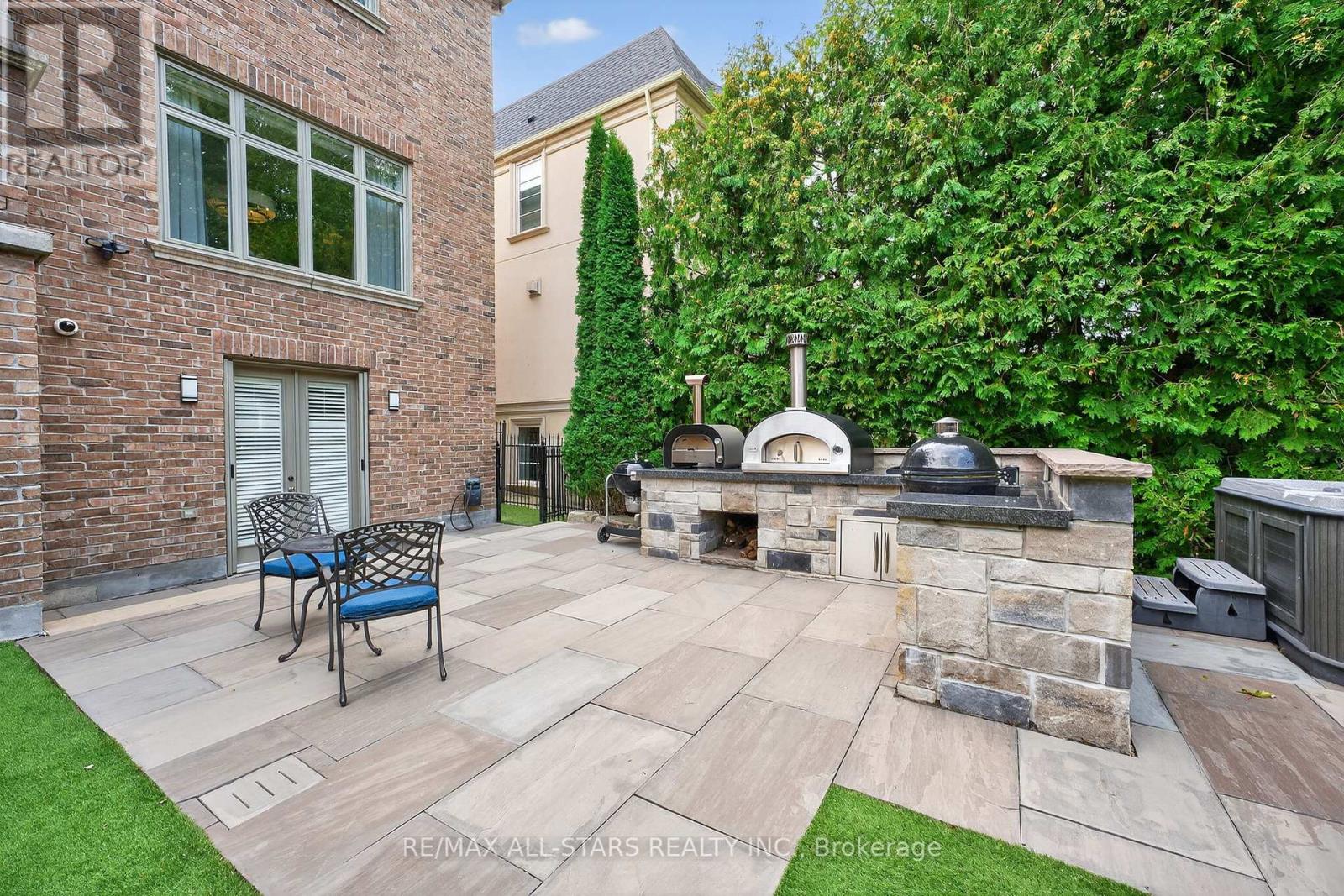 126 Hillview Road, Aurora (Aurora Village), Ontario  L4G 2M5 - Photo 44 - N12442132