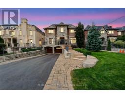126 HILLVIEW ROAD, Aurora, Ontario