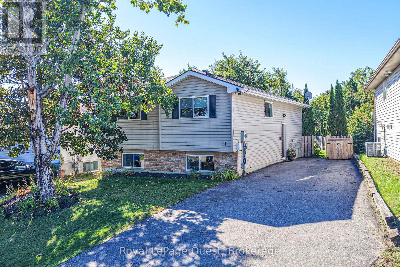 11 Goldie Drive, Orillia, Ontario  L3V 2M9 - Photo 1 - S12442168
