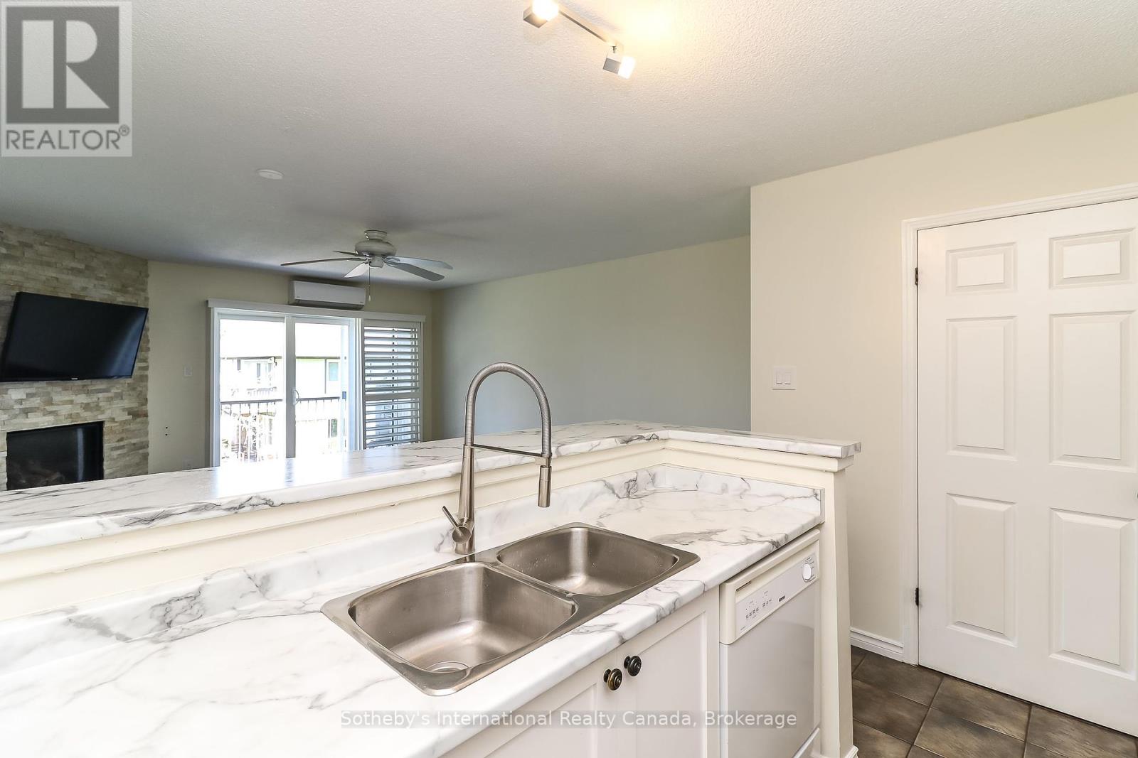 348 Mariners Way, Collingwood, Ontario  L9Y 5C7 - Photo 7 - S12442175