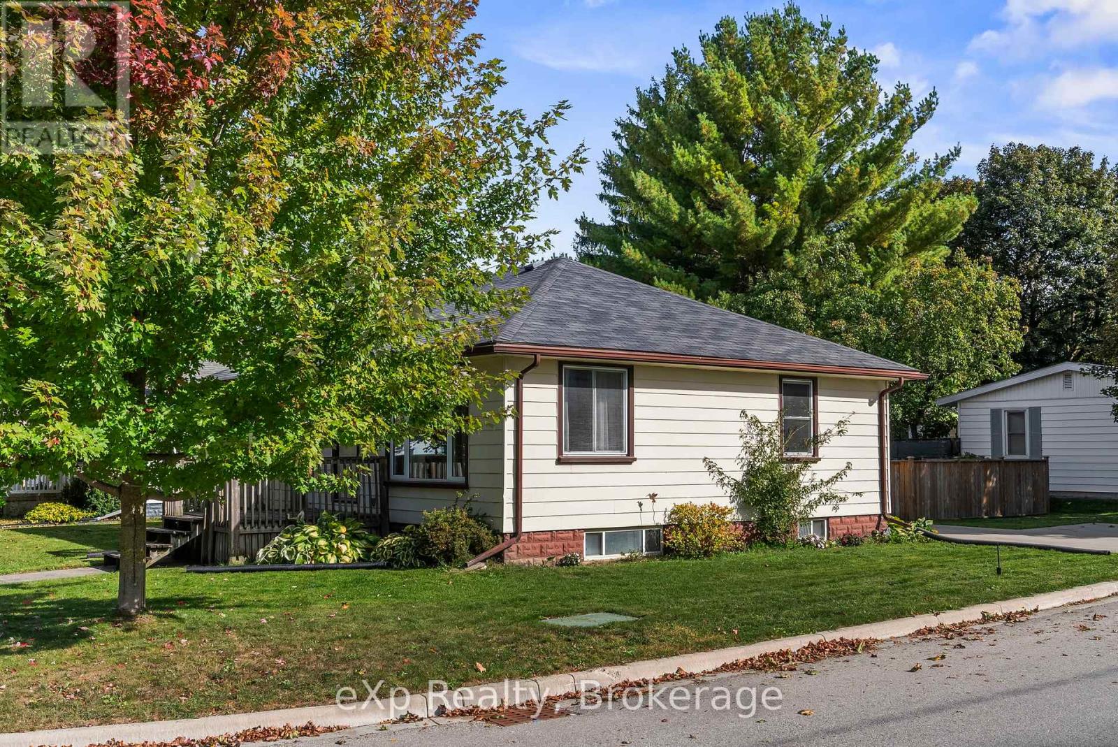 380 James Street, Wellington North, Ontario  N0G 2L3 - Photo 3 - X12442162