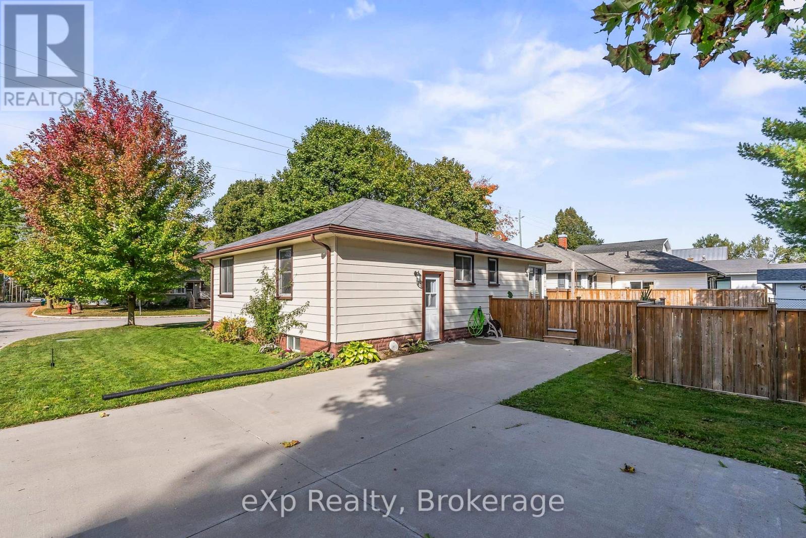 380 James Street, Wellington North, Ontario  N0G 2L3 - Photo 31 - X12442162