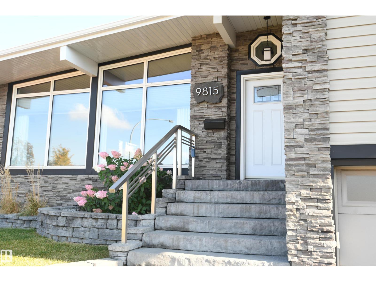 9815 68 St Nw, Edmonton, Alberta  T6A 2S4 - Photo 3 - E4460597