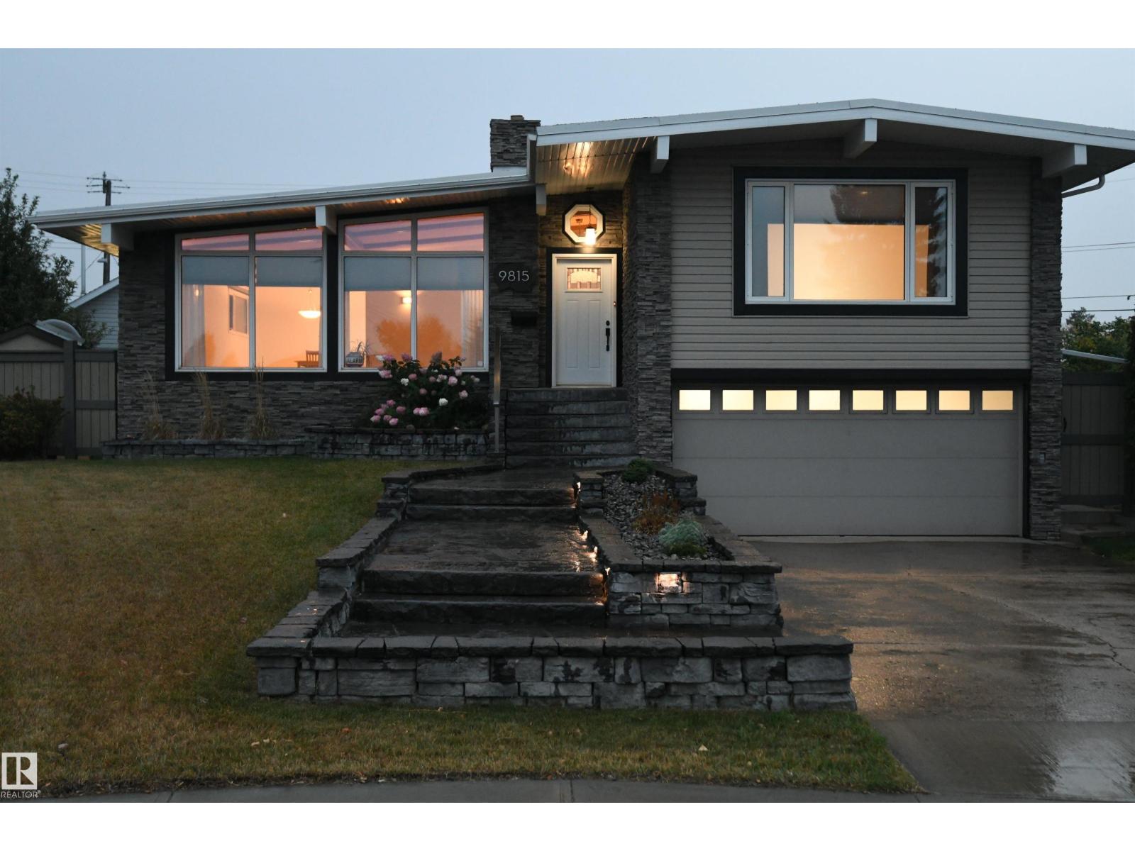 9815 68 St Nw, Edmonton, Alberta  T6A 2S4 - Photo 2 - E4460597