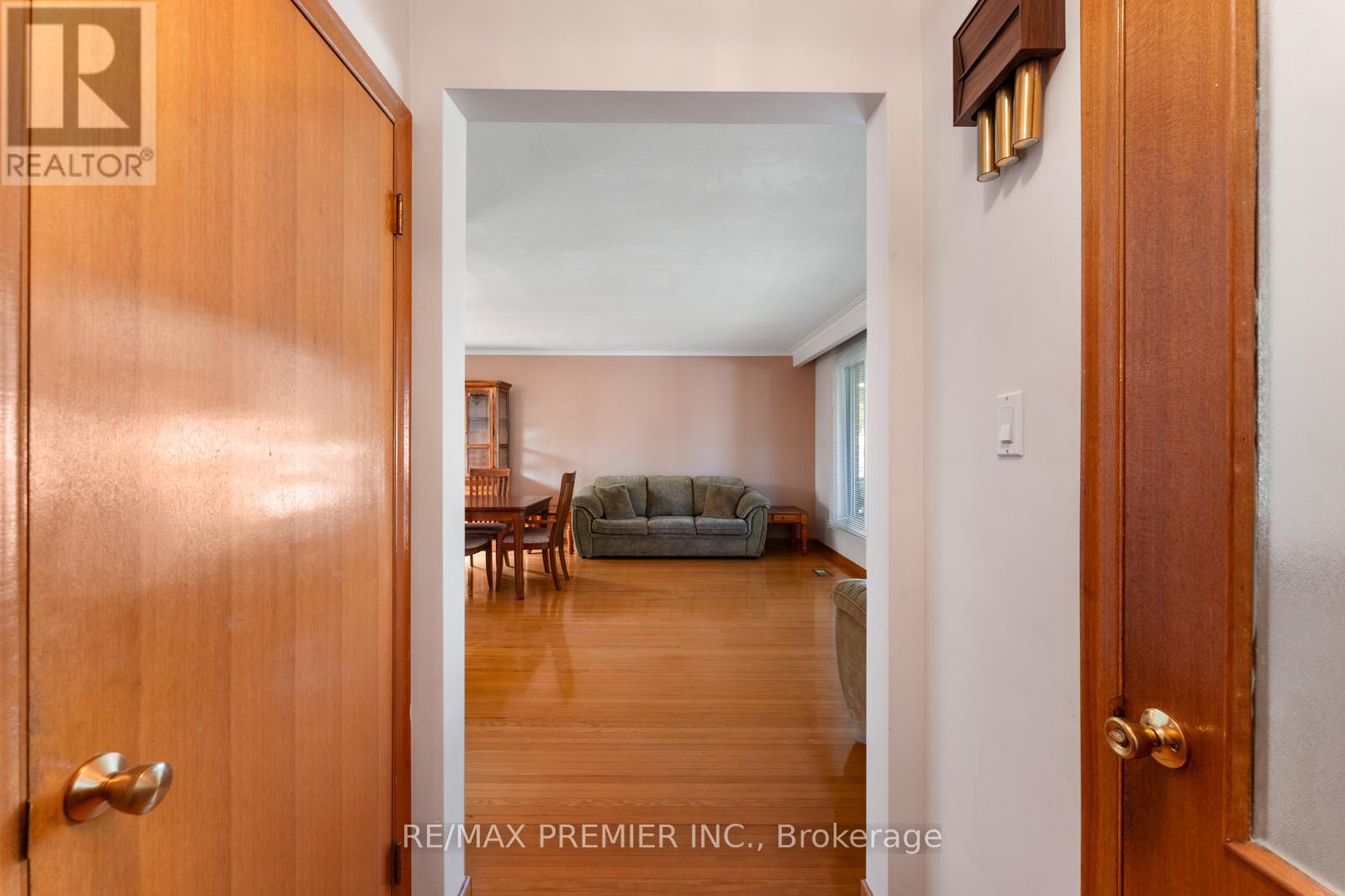 219 La Rose Avenue, Toronto, Ontario  M9P 1B6 - Photo 12 - W12438089