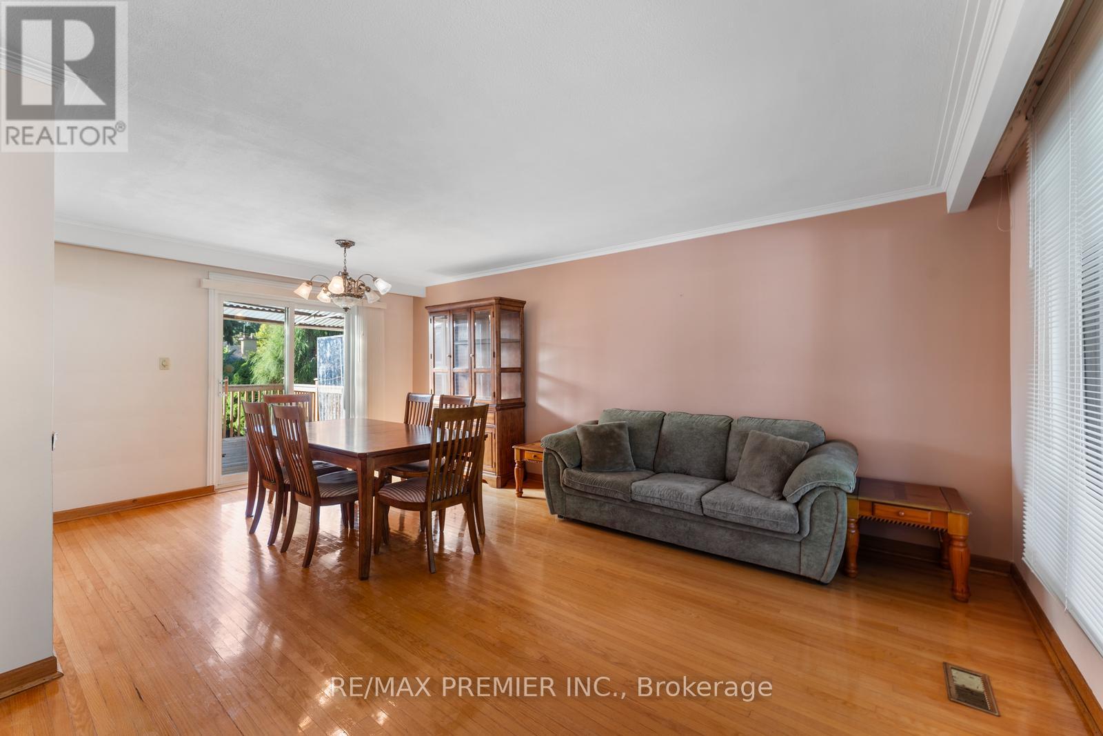 219 La Rose Avenue, Toronto, Ontario  M9P 1B6 - Photo 14 - W12438089