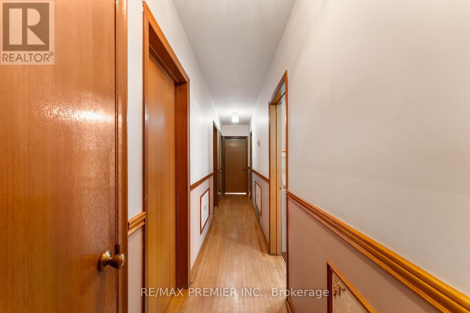 219 La Rose Avenue, Toronto, Ontario  M9P 1B6 - Photo 22 - W12438089