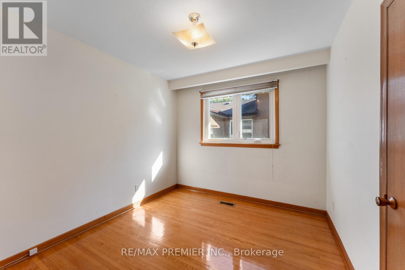 219 La Rose Avenue, Toronto, Ontario  M9P 1B6 - Photo 23 - W12438089