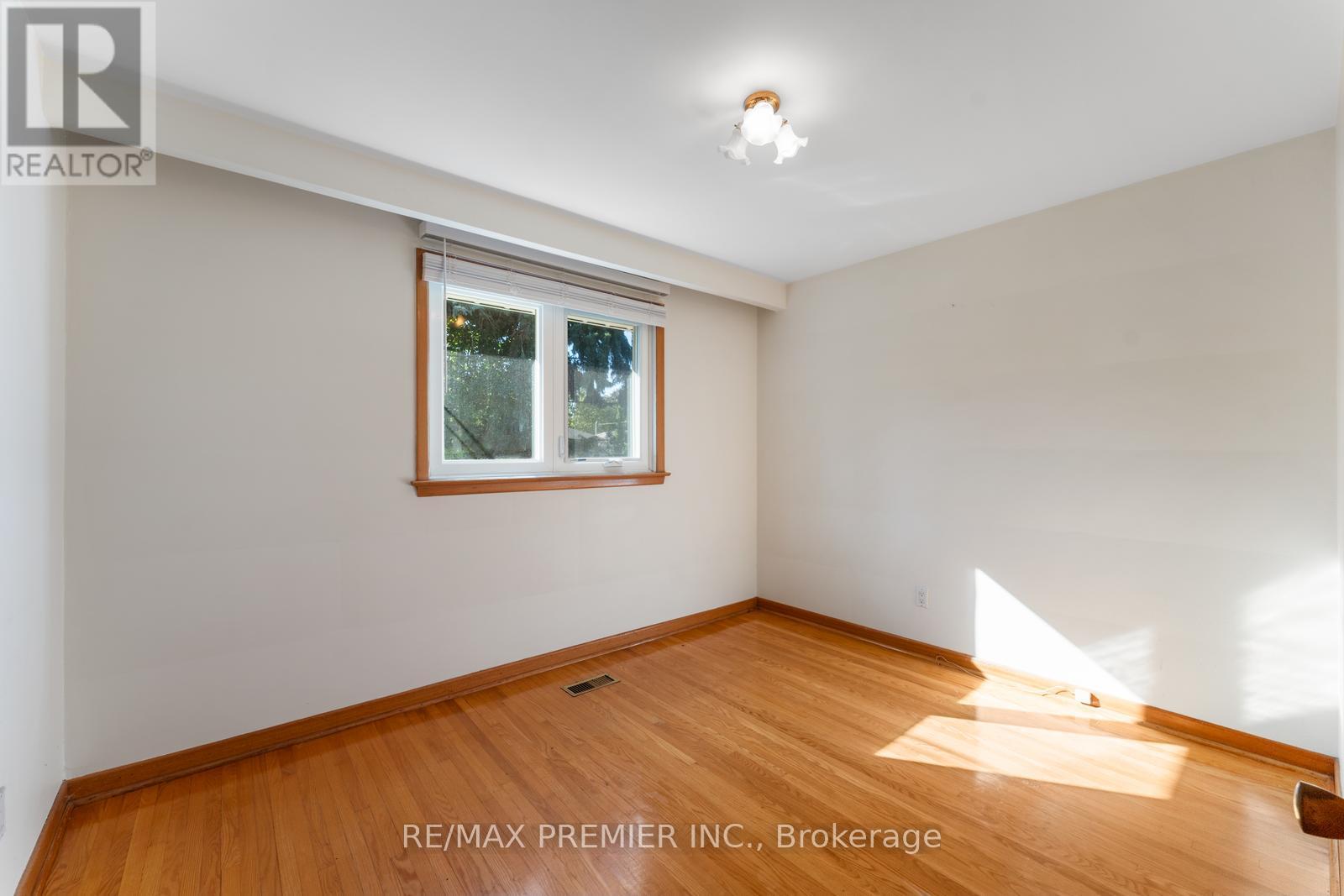 219 La Rose Avenue, Toronto, Ontario  M9P 1B6 - Photo 24 - W12438089