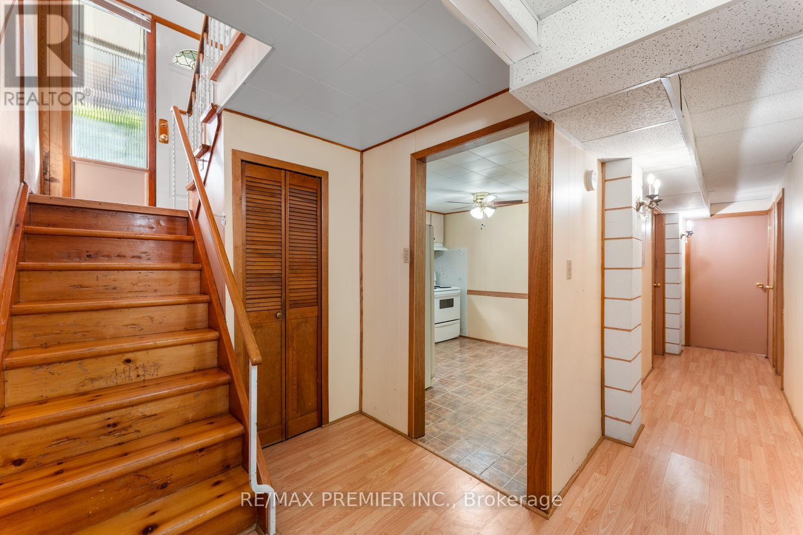 219 La Rose Avenue, Toronto, Ontario  M9P 1B6 - Photo 29 - W12438089