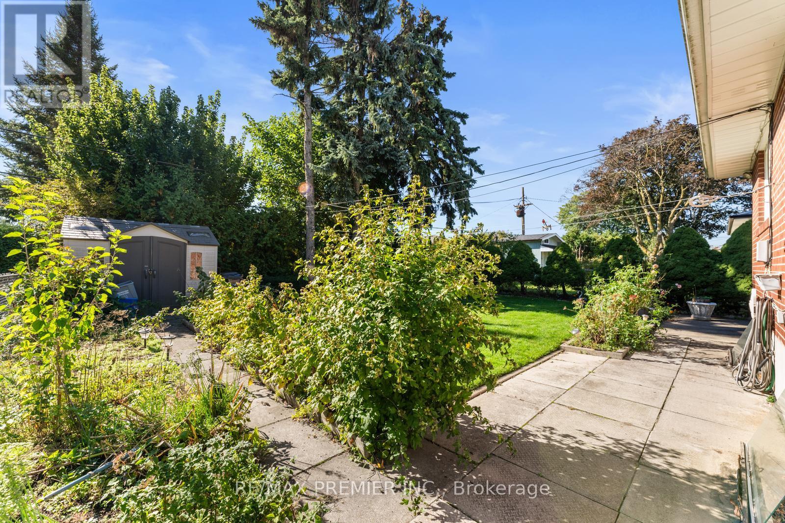 219 La Rose Avenue, Toronto, Ontario  M9P 1B6 - Photo 41 - W12438089