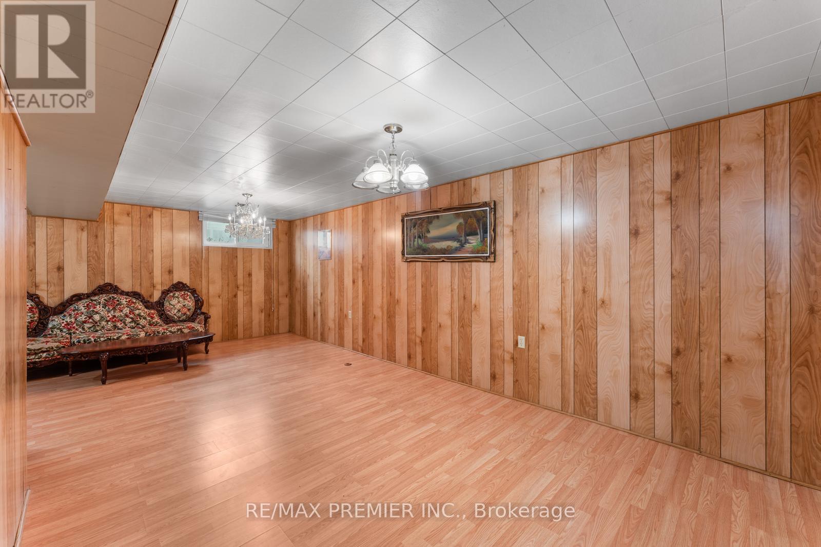 219 La Rose Avenue, Toronto, Ontario  M9P 1B6 - Photo 30 - W12438089